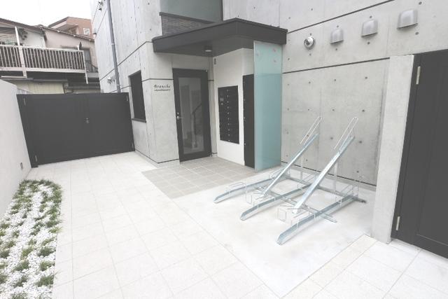 部屋探しは株式会社 タウンハウジング までお気軽にお問合せ下さい。
クレジットカード決済・首都圏を中心直営143店舗 仲介件数全国2位の豊富な実績!諸費用・審査等・何でもご相談下さい。