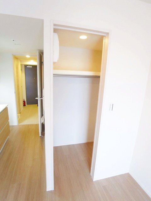 お部屋探しは株式会社 タウンハウジング までお気軽にお問合せ下さい。
クレジットカード決済・首都圏を中心直営143店舗 仲介件数全国2位の豊富な実績!諸費用・審査等・何でもご相談下さい。