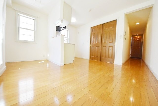 お部屋探しは株式会社 タウンハウジング までお気軽にお問合せ下さい。
クレジットカード決済・首都圏を中心直営143店舗 仲介件数全国2位の豊富な実績!諸費用・審査等・何でもご相談下さい。