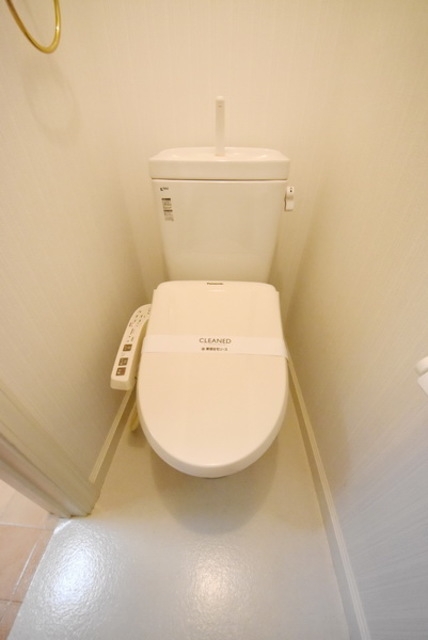 お部屋探しは株式会社 タウンハウジング までお気軽にお問合せ下さい。
クレジットカード決済・首都圏を中心直営143店舗 仲介件数全国2位の豊富な実績!諸費用・審査等・何でもご相談下さい。