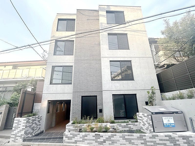 お部屋探しは株式会社 タウンハウジング までお気軽にお問合せ下さい。
クレジットカード決済・首都圏を中心直営143店舗 仲介件数全国2位の豊富な実績!諸費用・審査等・何でもご相談下さい。