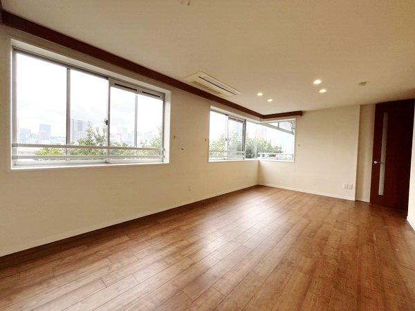 お問合せは(株)タウンハウジングレジデンス事業部【03-5563-9055】までお気軽にお問合せ下さい。