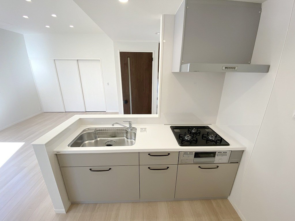 お部屋探しは株式会社 タウンハウジング までお気軽にお問合せ下さい。
クレジットカード決済・首都圏を中心直営143店舗 仲介件数全国2位の豊富な実績!諸費用・審査等・何でもご相談下さい。