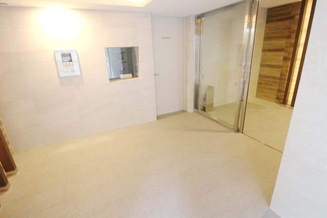 部屋探しは株式会社 タウンハウジング までお気軽にお問合せ下さい。
クレジットカード決済・首都圏を中心直営143店舗 仲介件数全国2位の豊富な実績!諸費用・審査等・何でもご相談下さい。