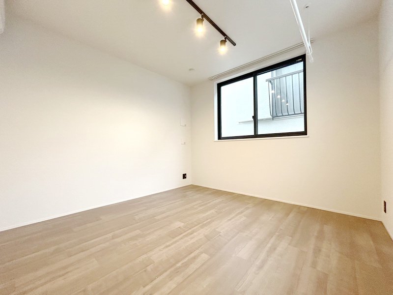 お部屋探しは株式会社 タウンハウジング までお気軽にお問合せ下さい。
クレジットカード決済・首都圏を中心直営143店舗 仲介件数全国2位の豊富な実績!諸費用・審査等・何でもご相談下さい。