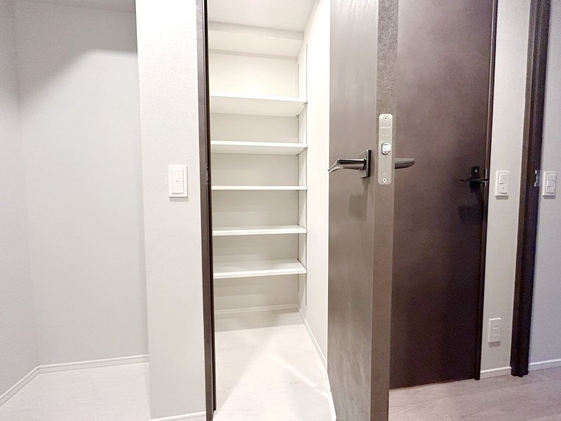 お部屋探しは株式会社 タウンハウジング までお気軽にお問合せ下さい。
クレジットカード決済・首都圏を中心直営143店舗 仲介件数全国2位の豊富な実績!諸費用・審査等・何でもご相談下さい。