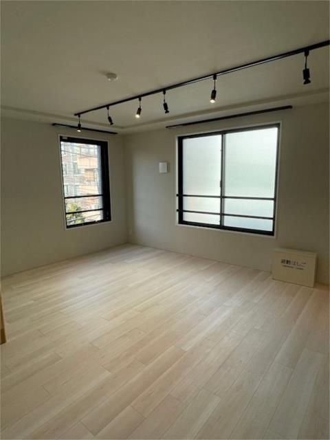 お部屋探しは株式会社 タウンハウジング までお気軽にお問合せ下さい。
クレジットカード決済・首都圏を中心直営143店舗 仲介件数全国2位の豊富な実績!諸費用・審査等・何でもご相談下さい。