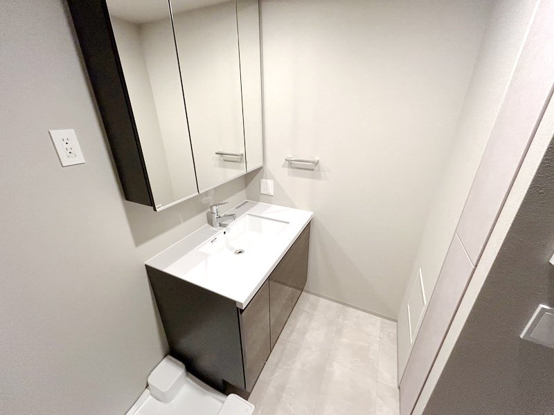 部屋探しは株式会社 タウンハウジング までお気軽にお問合せ下さい。
クレジットカード決済・首都圏を中心直営143店舗 仲介件数全国2位の豊富な実績!諸費用・審査等・何でもご相談下さい。