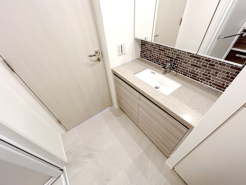 お部屋探しは株式会社 タウンハウジング までお気軽にお問合せ下さい。
クレジットカード決済・首都圏を中心直営143店舗 仲介件数全国2位の豊富な実績!諸費用・審査等・何でもご相談下さい。