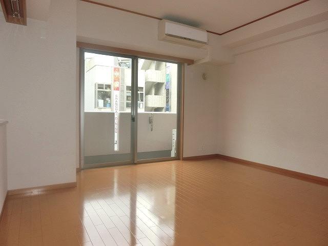 お部屋探しは株式会社 タウンハウジング までお気軽にお問合せ下さい。
クレジットカード決済・首都圏を中心直営143店舗 仲介件数全国2位の豊富な実績!諸費用・審査等・何でもご相談下さい。