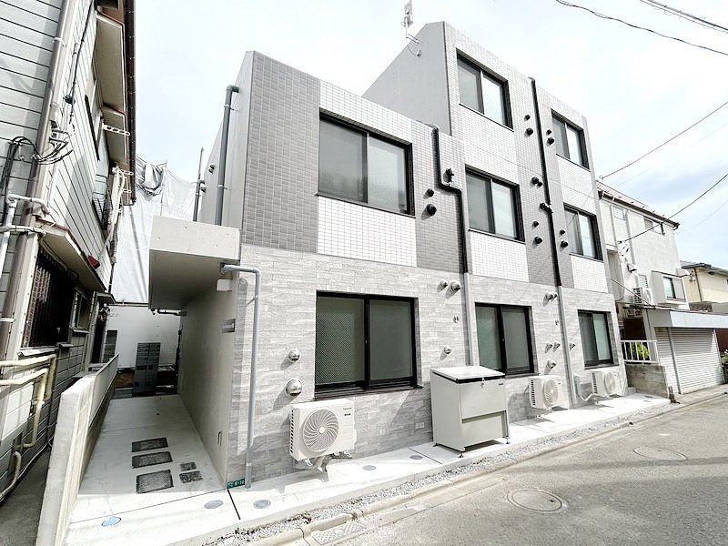 お部屋探しは株式会社 タウンハウジング までお気軽にお問合せ下さい。
クレジットカード決済・首都圏を中心直営143店舗 仲介件数全国2位の豊富な実績!諸費用・審査等・何でもご相談下さい。