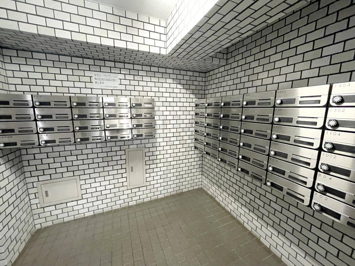 タウンハウジングレジデンス事業部 恵比寿店・赤坂店までお問合せ下さい。