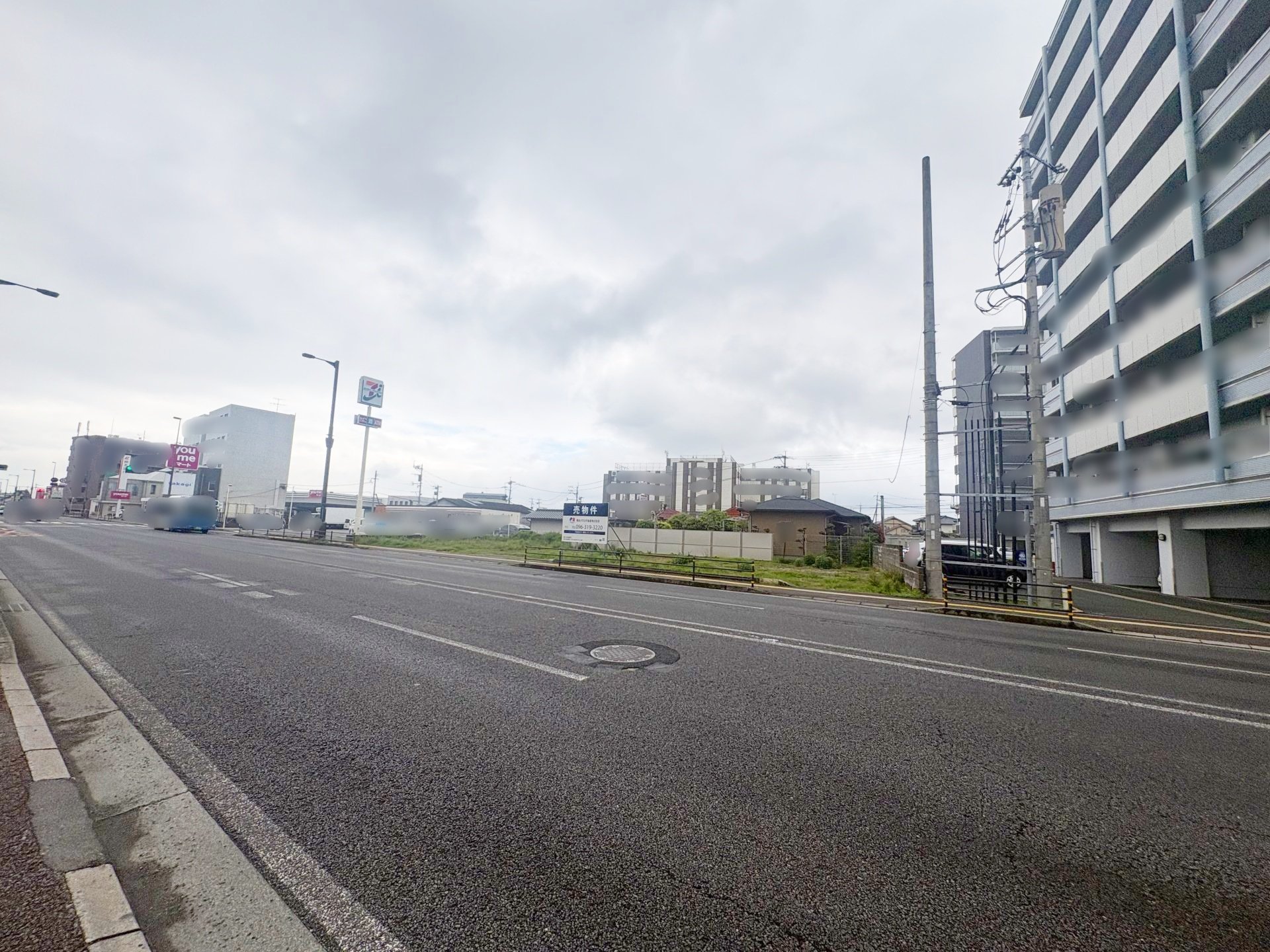 前面道路含む外観