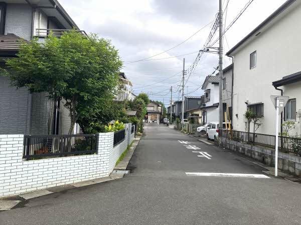 前面道路含む外観