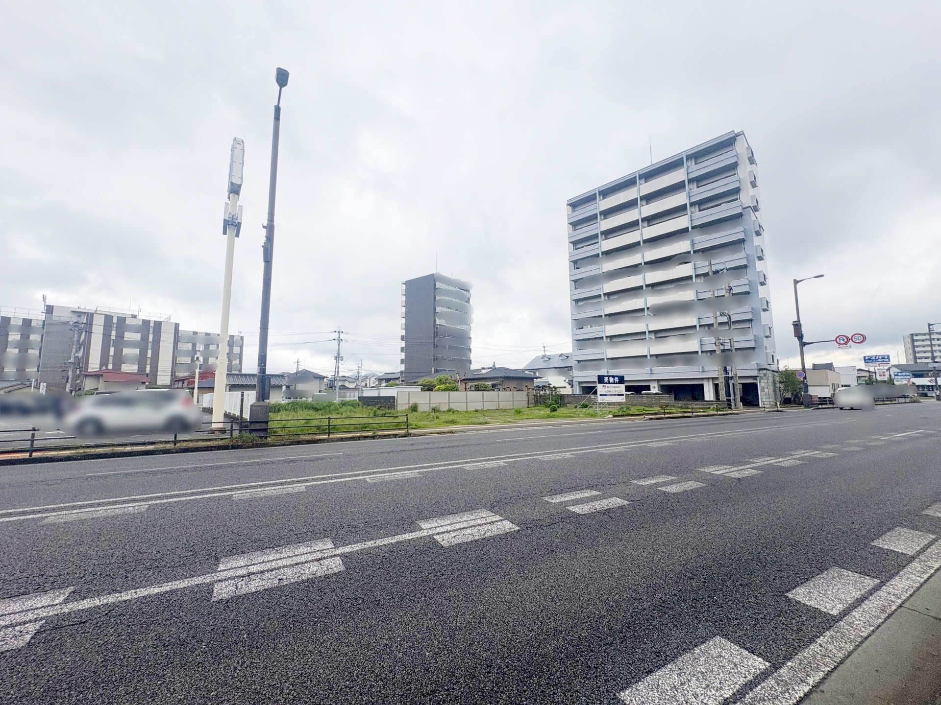 前面道路含む外観