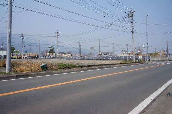 前面道路含む外観