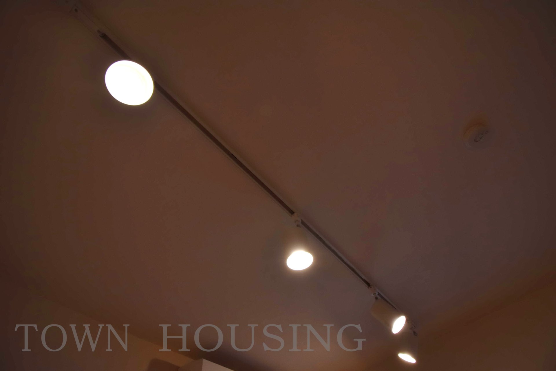 お部屋探しは株式会社 タウンハウジング までお気軽にお問合せ下さい。
クレジットカード決済・首都圏を中心直営143店舗 仲介件数全国2位の豊富な実績!諸費用・審査等・何でもご相談下さい。