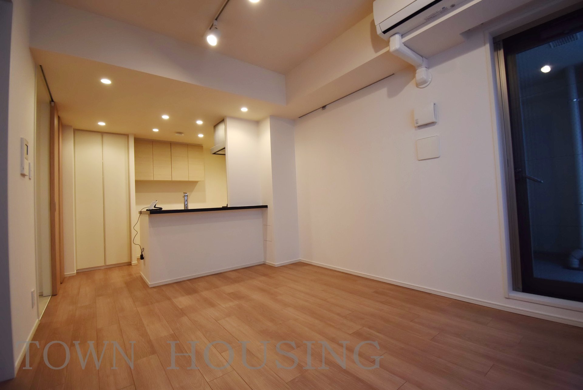 お部屋探しは株式会社 タウンハウジング までお気軽にお問合せ下さい。
クレジットカード決済・首都圏を中心直営143店舗 仲介件数全国2位の豊富な実績!諸費用・審査等・何でもご相談下さい。