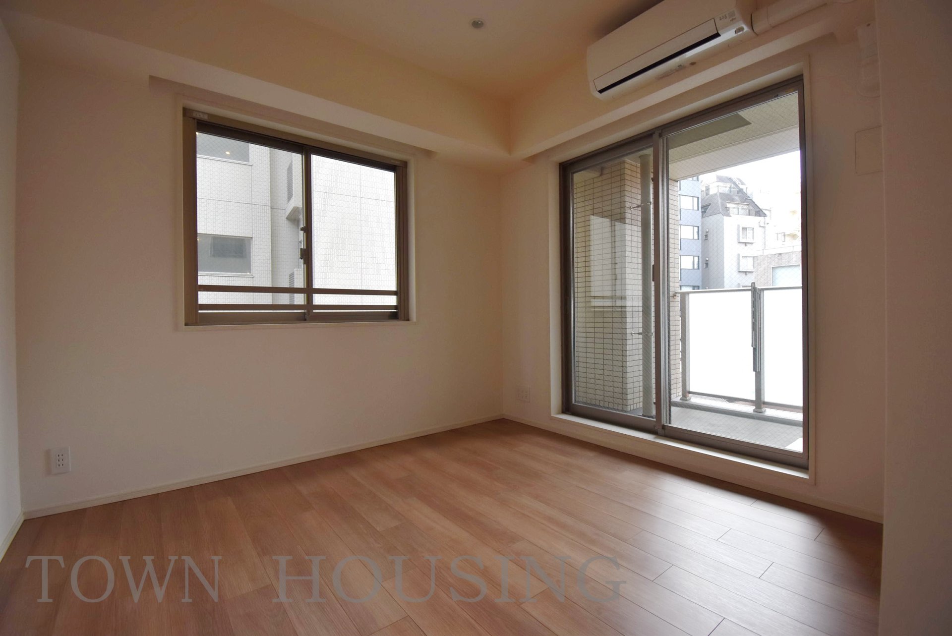 お部屋探しは株式会社 タウンハウジング までお気軽にお問合せ下さい。
クレジットカード決済・首都圏を中心直営143店舗 仲介件数全国2位の豊富な実績!諸費用・審査等・何でもご相談下さい。