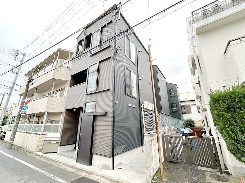 お部屋探しは株式会社 タウンハウジング までお気軽にお問合せ下さい。
クレジットカード決済・首都圏を中心直営143店舗 仲介件数全国2位の豊富な実績!諸費用・審査等・何でもご相談下さい。