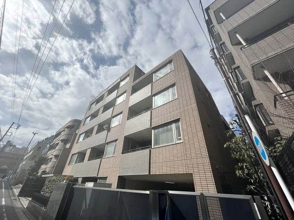 お部屋探しは株式会社 タウンハウジング までお気軽にお問合せ下さい。
クレジットカード決済・首都圏を中心直営143店舗 仲介件数全国2位の豊富な実績!諸費用・審査等・何でもご相談下さい。