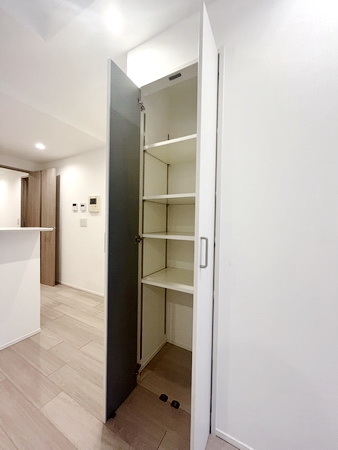 お部屋探しは株式会社 タウンハウジング までお気軽にお問合せ下さい。
クレジットカード決済・首都圏を中心直営143店舗 仲介件数全国2位の豊富な実績!諸費用・審査等・何でもご相談下さい。