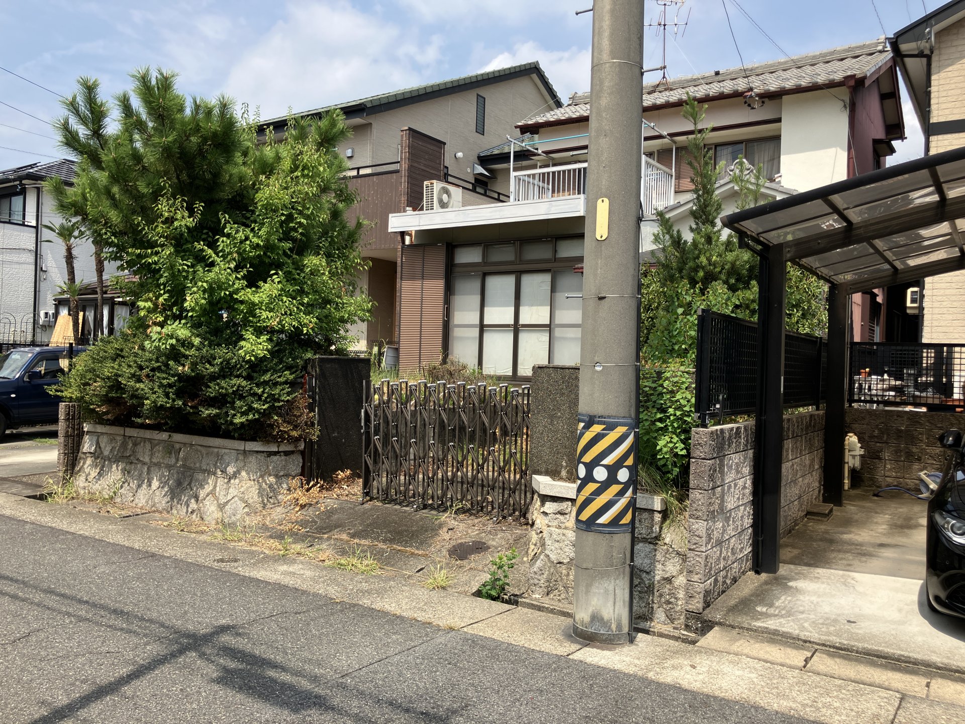 前面道路含む外観