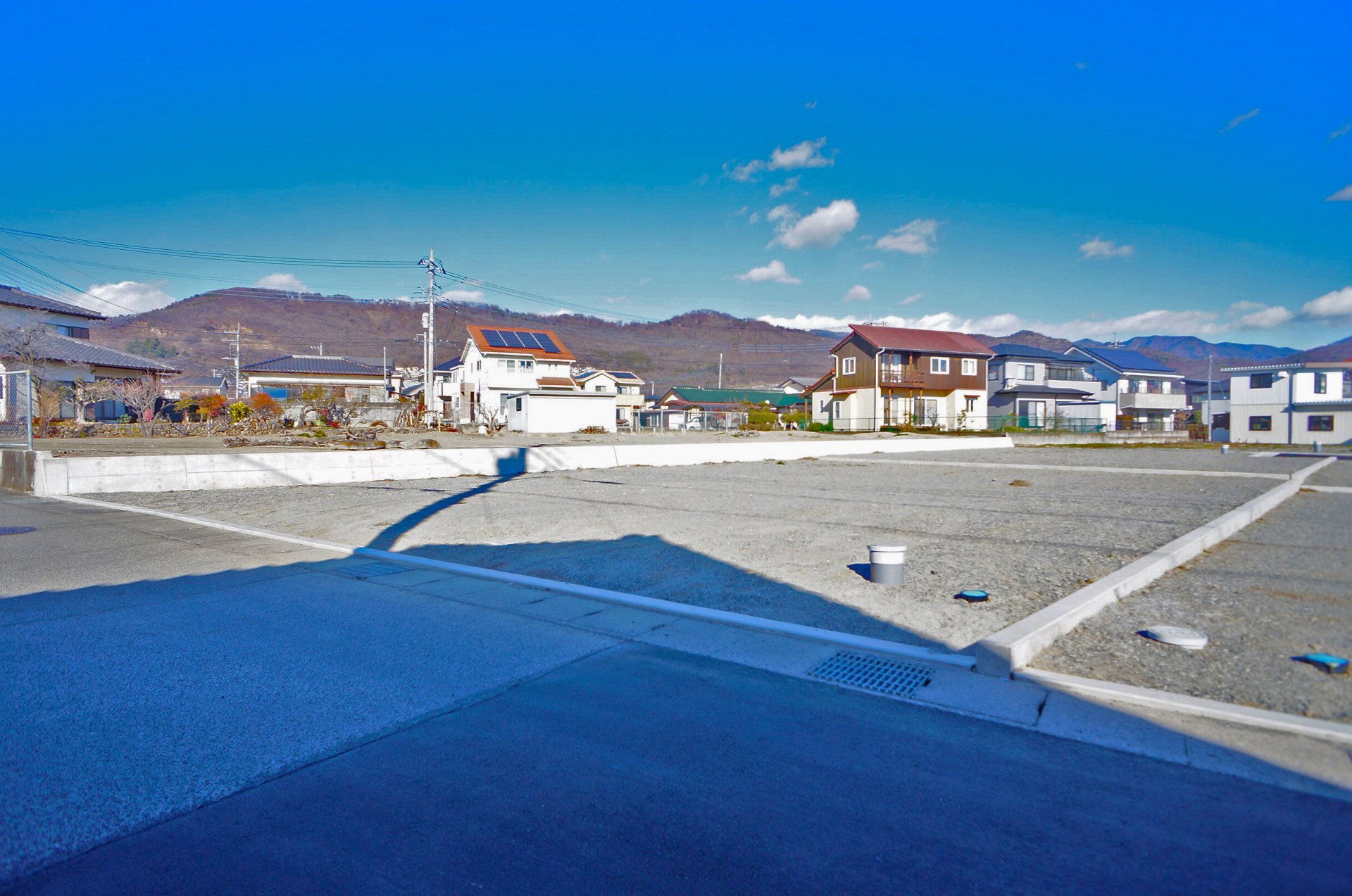 前面道路含む外観