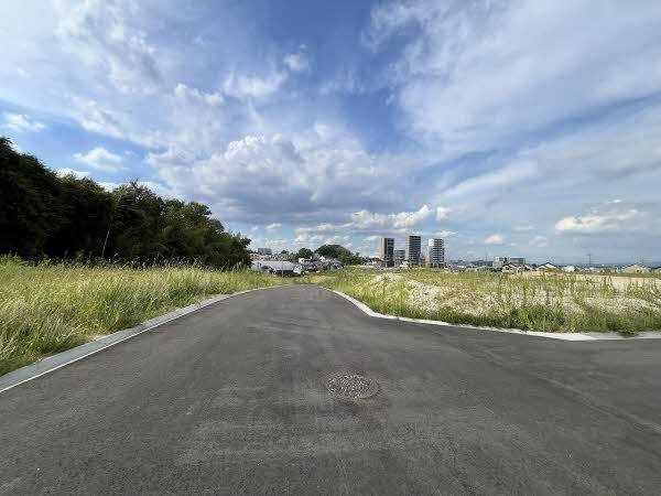 前面道路含む外観
