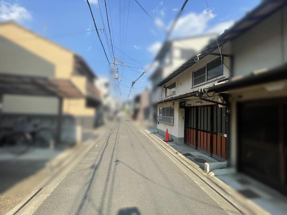 前面道路含む外観