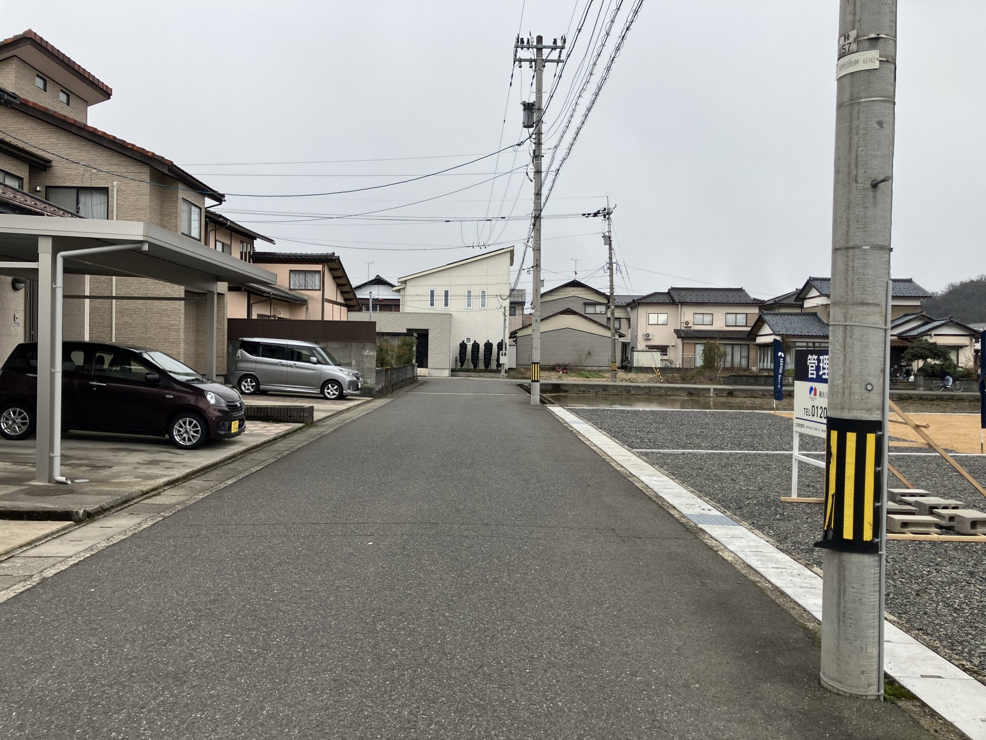 前面道路含む外観