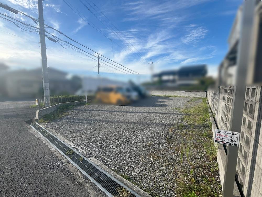 前面道路含む外観