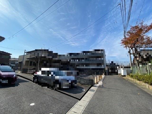 前面道路含む外観