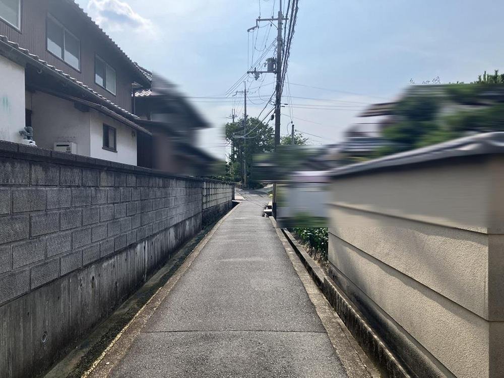 前面道路含む外観