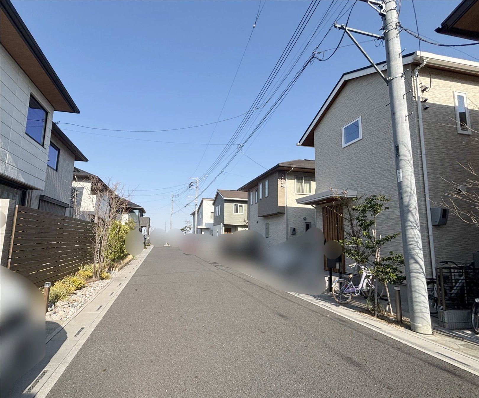 前面道路含む外観