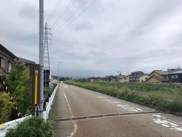 前面道路含む外観