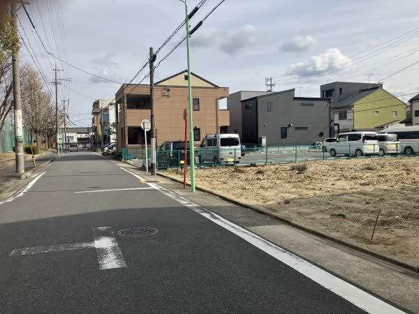 前面道路含む外観