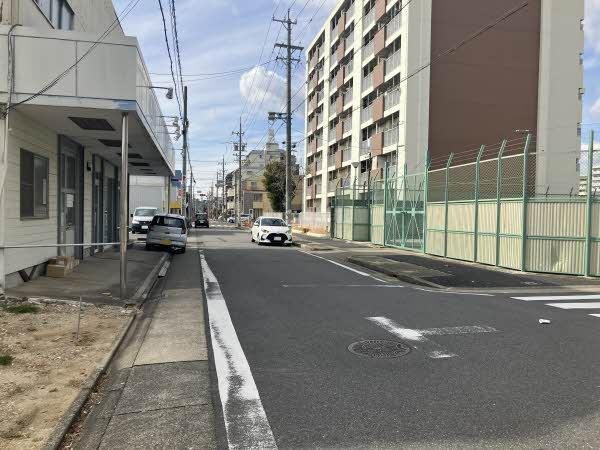 前面道路含む外観