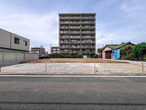 前面道路含む外観