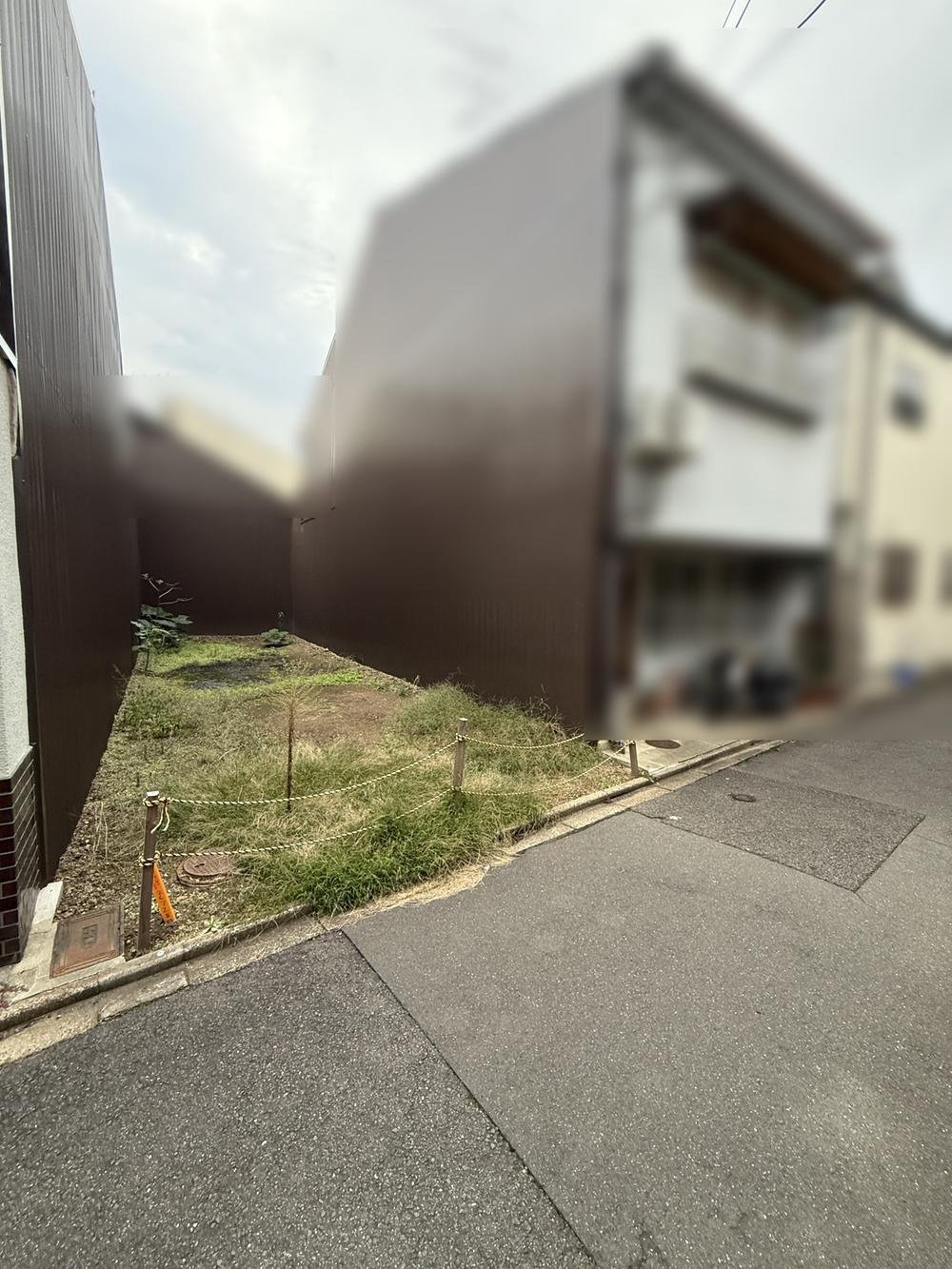 前面道路含む外観