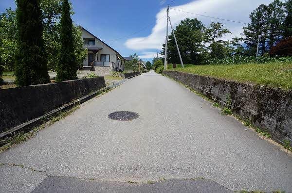 前面道路含む外観