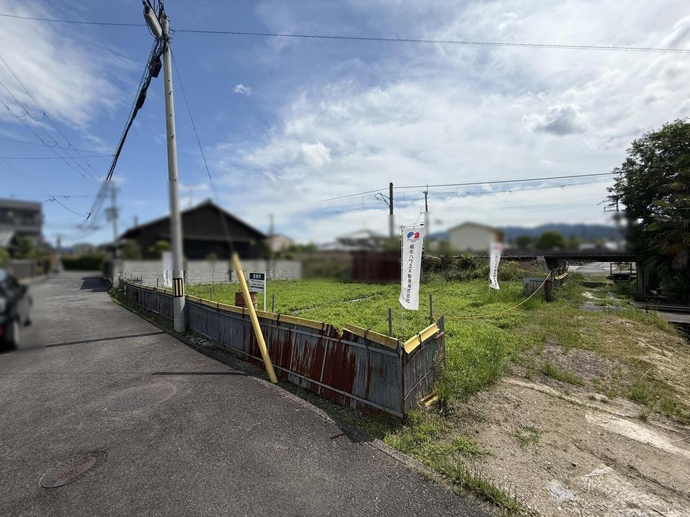前面道路含む外観