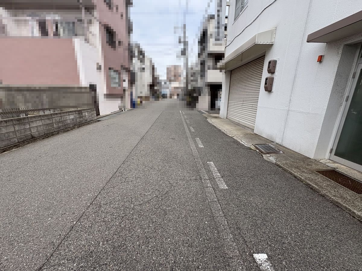 前面道路含む外観