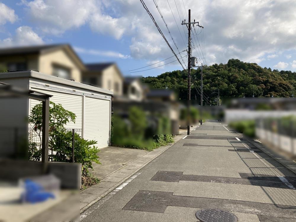 前面道路含む外観