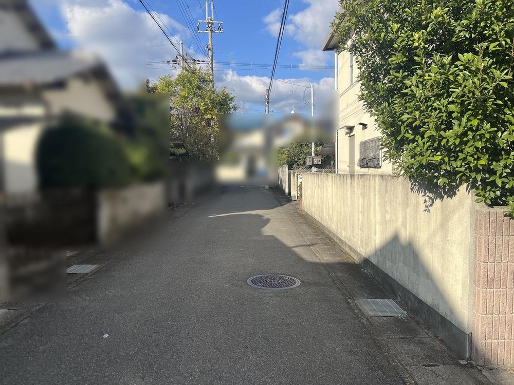 前面道路含む外観