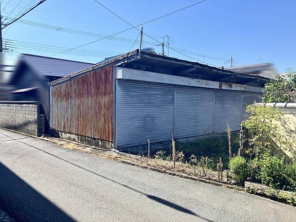 前面道路含む外観