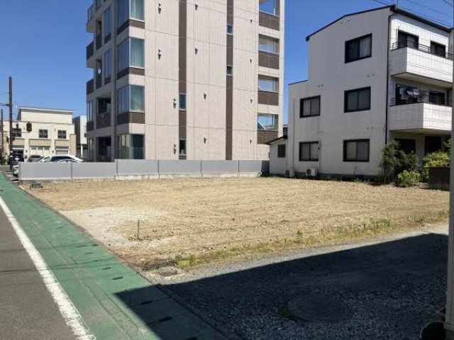 前面道路含む外観