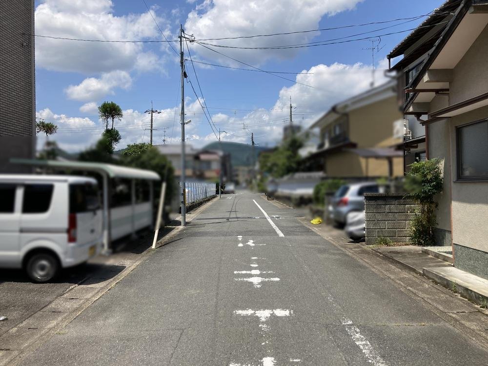 前面道路含む外観