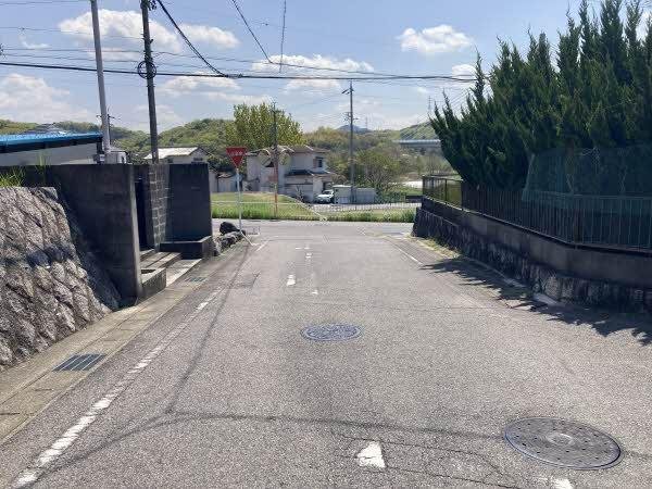 前面道路含む外観