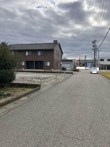 前面道路含む外観